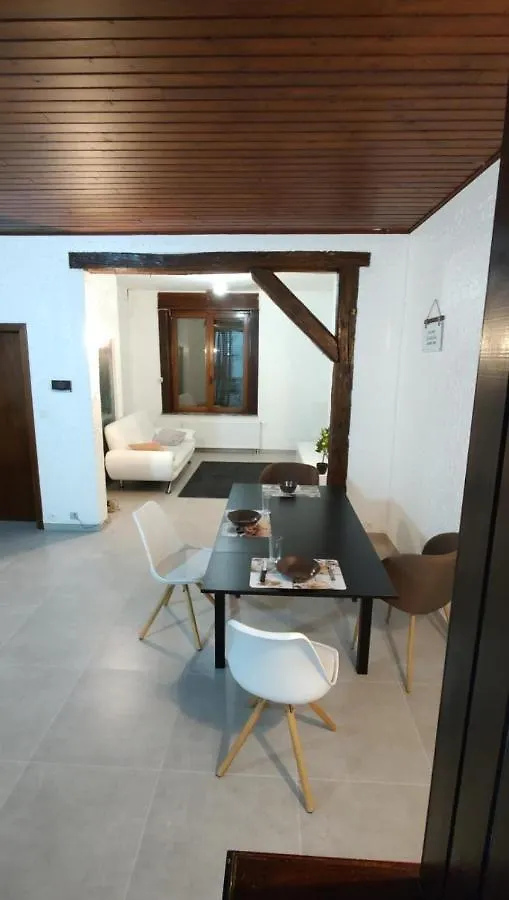 Homestay Sweethome-Rooms-Marci Marcinelle Belgium